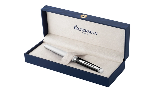 Een Vulpen Waterman Hémisphère Colour Blocking black en white CT medium koop je bij Hoekmankantoorartikelen.nl