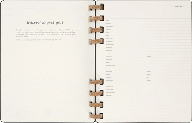 Een Life planner 2025 Moleskine 12M Spiral 7dagen/2pagina's extra large hc black koop je bij Hoekmankantoorartikelen.nl