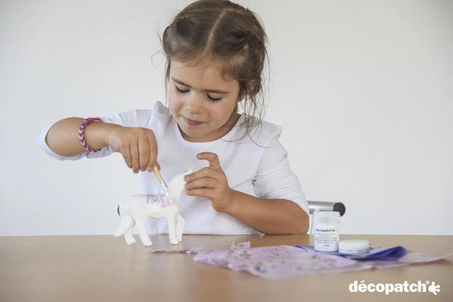 Een Gesso Décopatch wit 300ml koop je bij Hoekmankantoorartikelen.nl