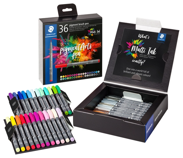 Een Brushpen Staedtler PigmentArts set à 36 kleuren koop je bij Hoekmankantoorartikelen.nl