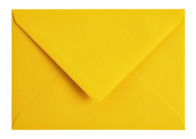 Een Envelop Papicolor C6 114x162mm dottergeel pak à 6 stuks koop je bij Hoekmankantoorartikelen.nl