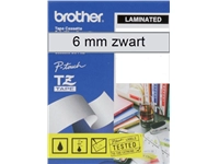 Een Labeltape Brother P-touch TZe-111 standaard 6mm zwart op transparant koop je bij Hoekmankantoorartikelen.nl