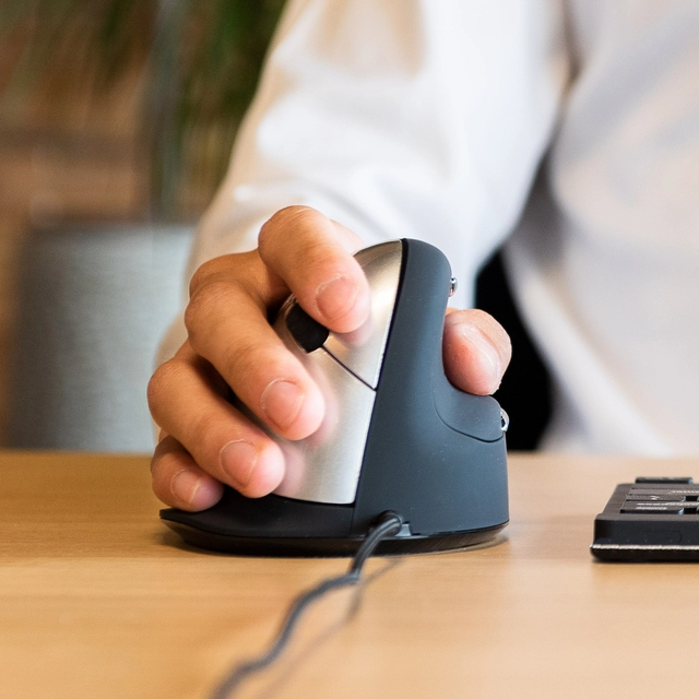 Een Muis R-Go Ergonomisch HE Break Draad Rechts L koop je bij Hoekmankantoorartikelen.nl