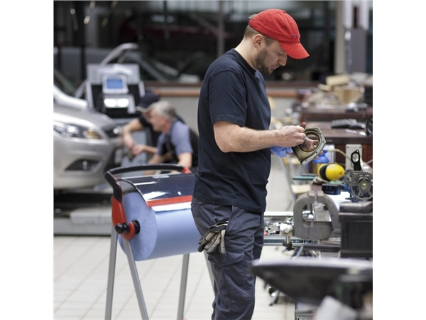 Een Poetspapierdispenser Tork W1 Performance vloerstandaard rood 652008 koop je bij Continu Kantoor