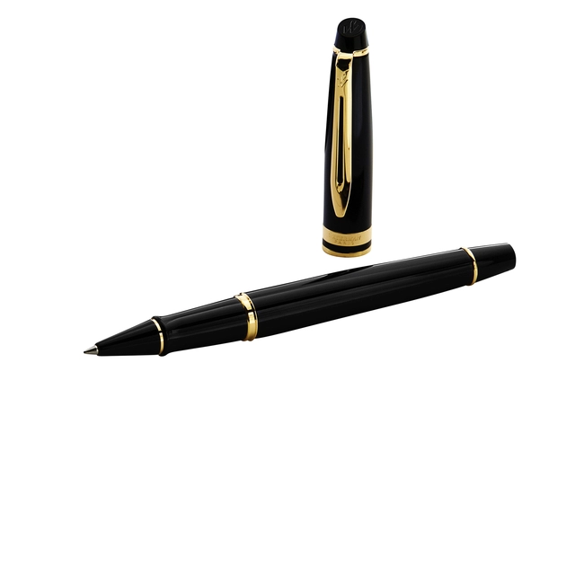 Een Rollerpen Waterman Expert black lacquer GT fijn koop je bij Hoekmankantoorartikelen.nl