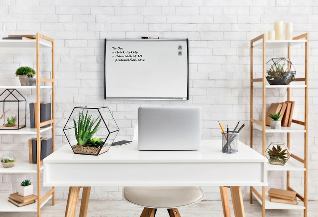 Een Whiteboard Nobo 58.5x43cm gewelfd koop je bij Hoekmankantoorartikelen.nl