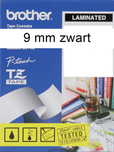 Een Labeltape Brother P-touch TZe-221 standaard 9mm zwart op wit koop je bij Hoekmankantoorartikelen.nl