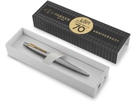 Een Parker Jotter balpen special edition 70th Anniversary, stainless steel GT, medium, in giftbox koop je bij Muys Kantoor & Kado