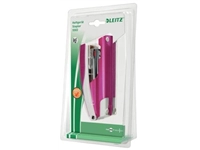 Een Leitz NeXXt WOW 5502 nietmachine, roze metallic, op blister koop je bij best4office