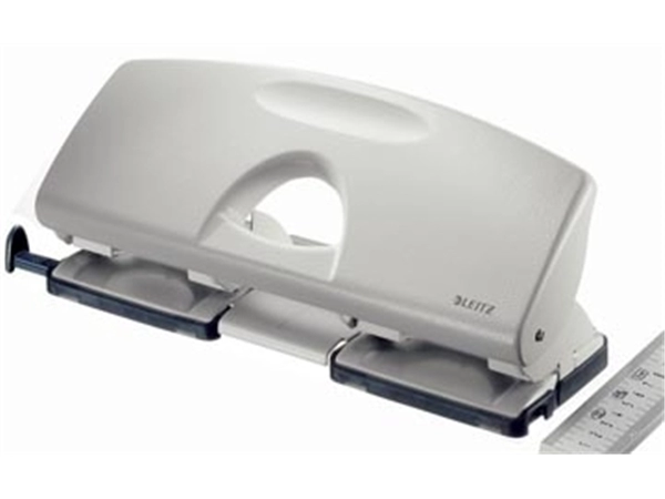 Een Leitz 4-gaats perforator perforator 5022: perforeert 16 blad koop je bij best4office