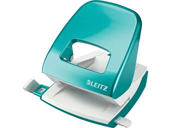 Een Leitz WOW perforator, 30 blad, ijsblauw, op blister koop je bij Muys Kantoor & Kado