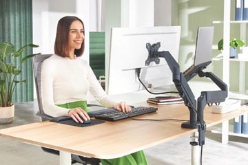 Een Leitz Ergo ruimtebesparende monitorarm, dubbele arm met 1 laptoparm, grijs koop je bij best4office