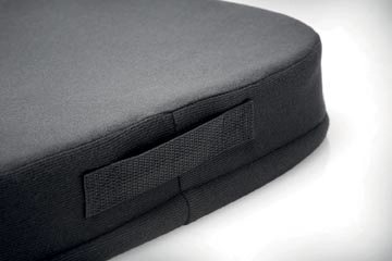 Een Kensington ergonomisch stoelkussen uit Memory Foam, zwart koop je bij Muys Kantoor & Kado